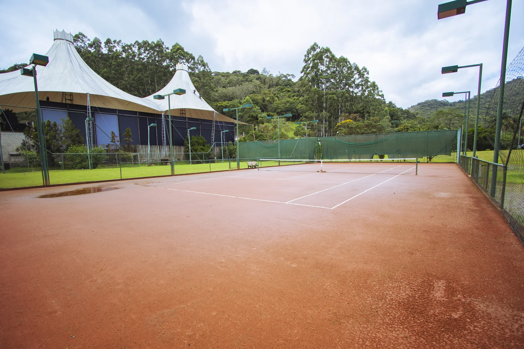 Quadras esportivas do Le Canton