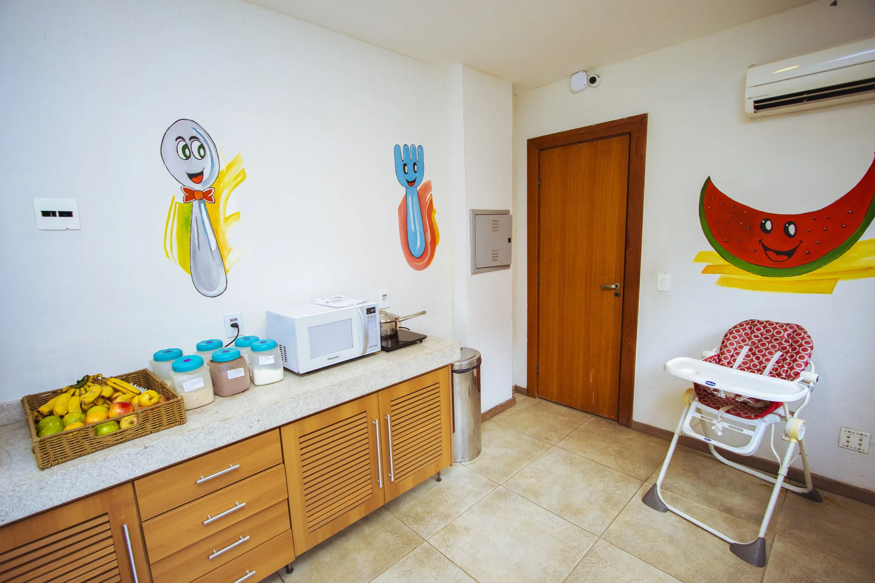 Bancada e equipamentos da Copinha Baby