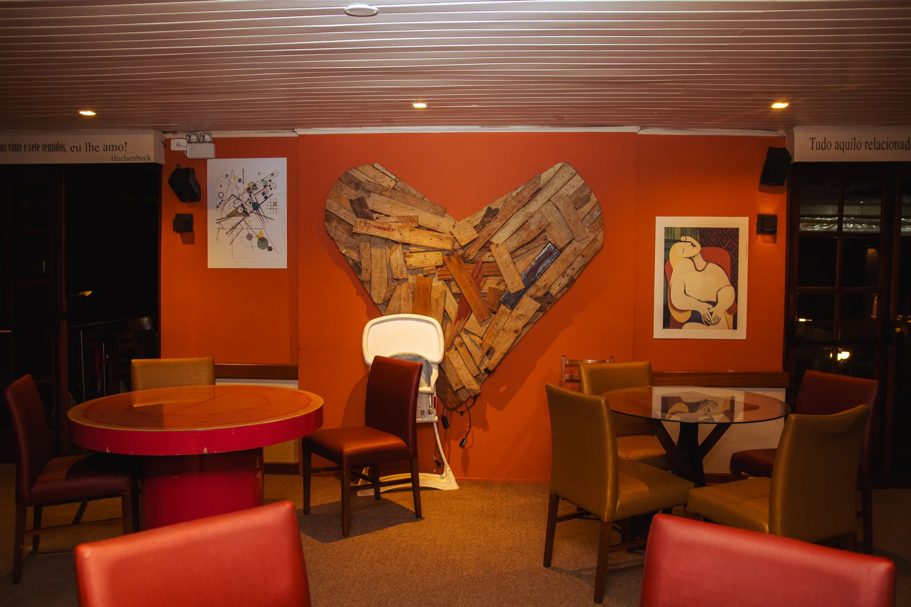 Ambiente do Cabaret Voltaire