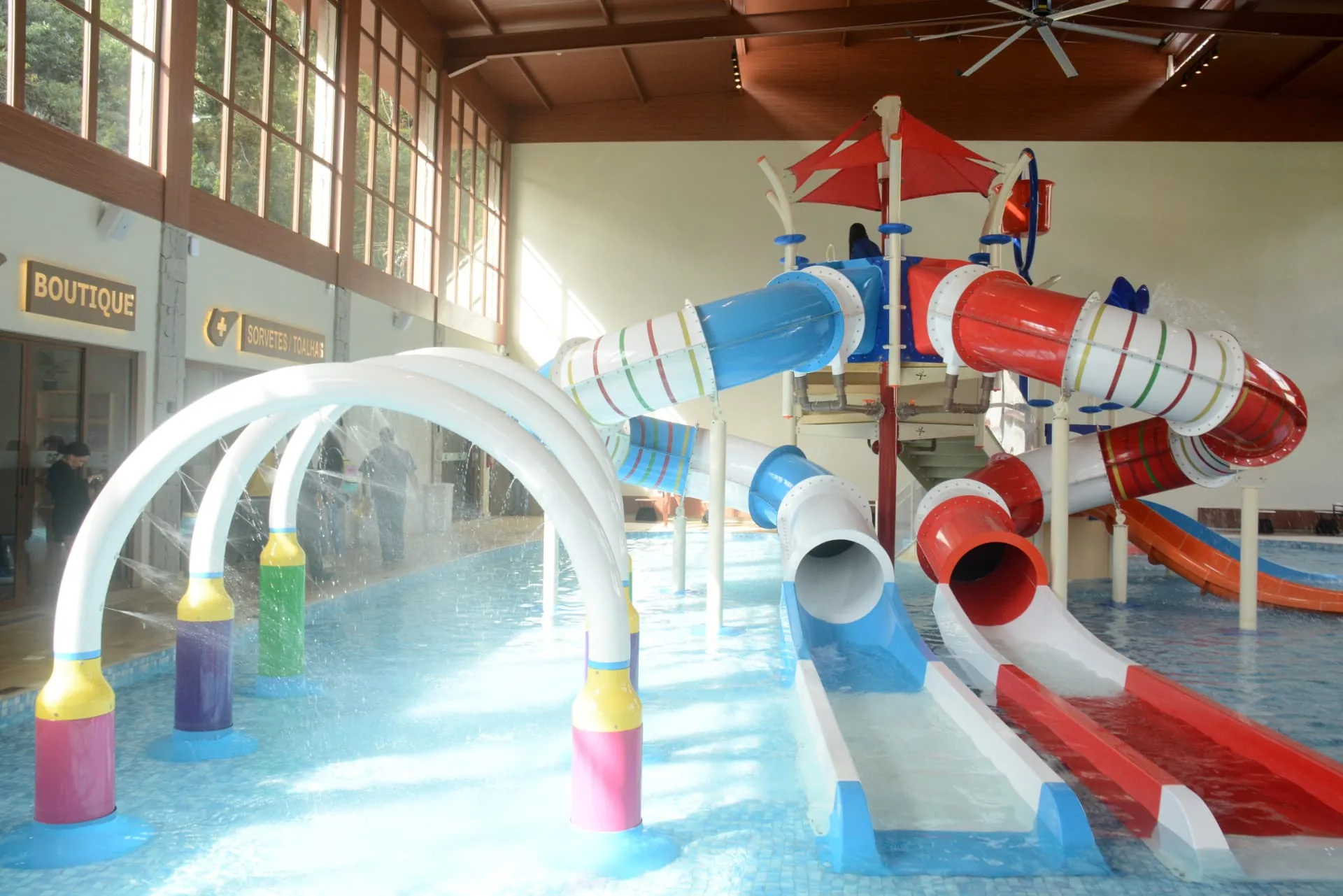 Parque Aquático Alpenmare — lançamento do Le Canton